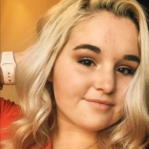 Meet your Posher, Rebecca